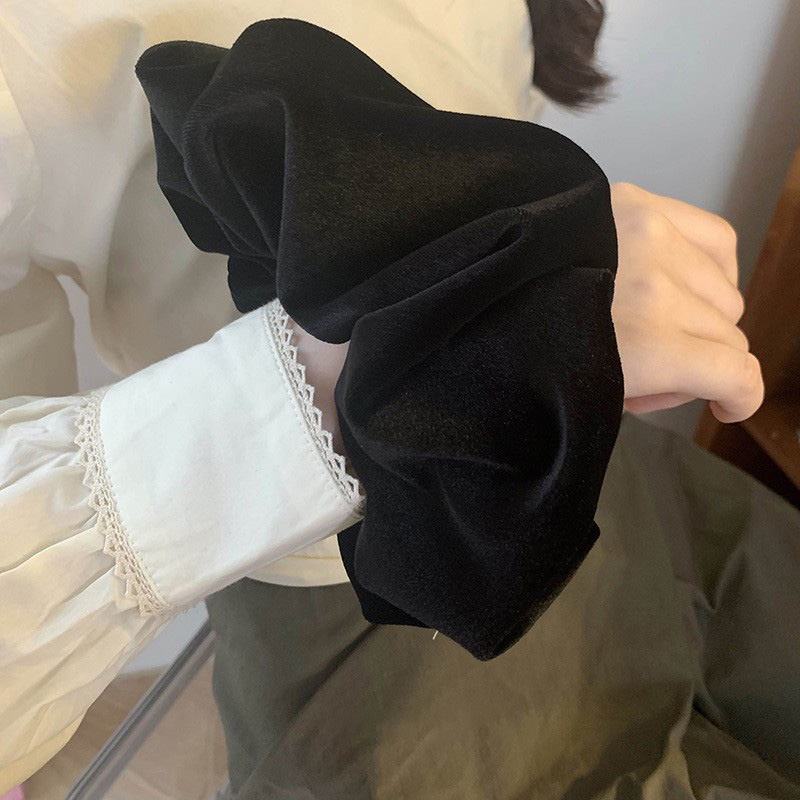 Oversize Black Velvet Scrunchi - Freshwater Line 评论和价格